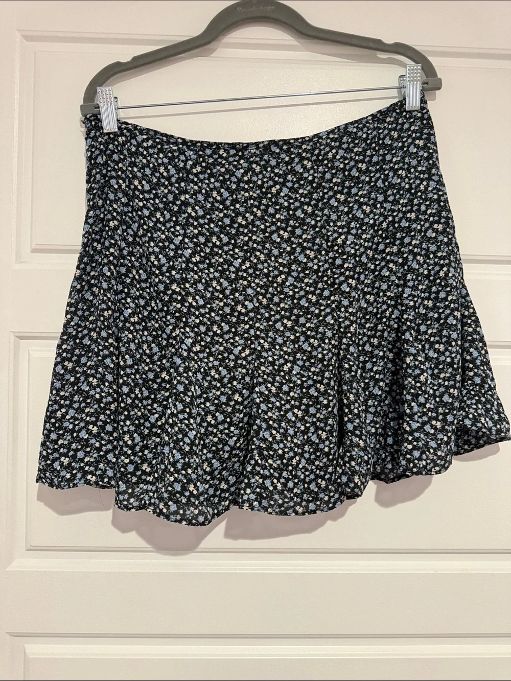 Blu Pepper Black Floral Skater Skirt with Blue & White Blossoms - Picture 3 of 3